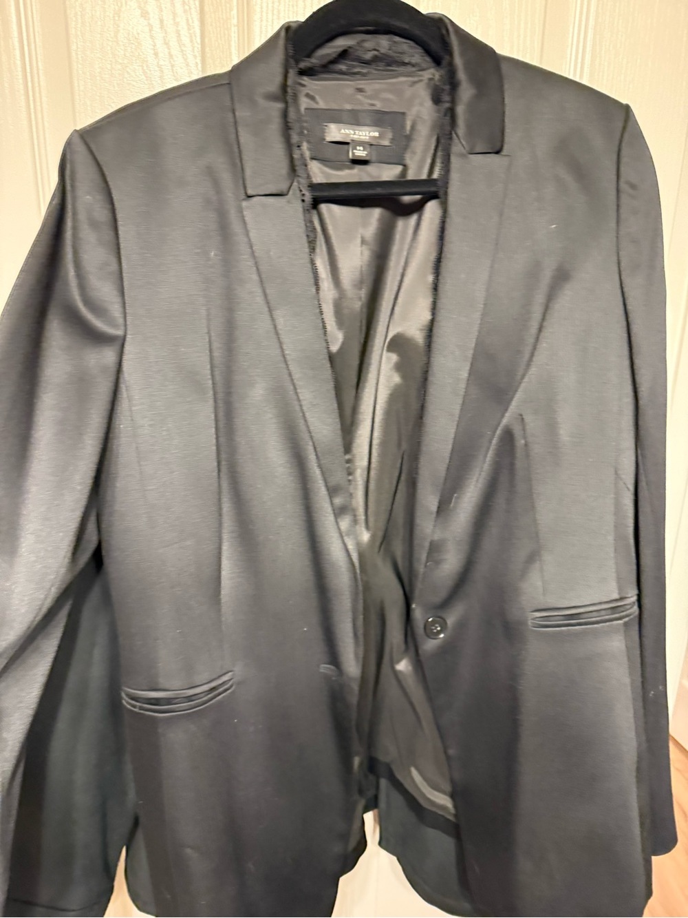 Ann Taylor  women cóctel  Black Single-Button Blazer with Notch Lapel